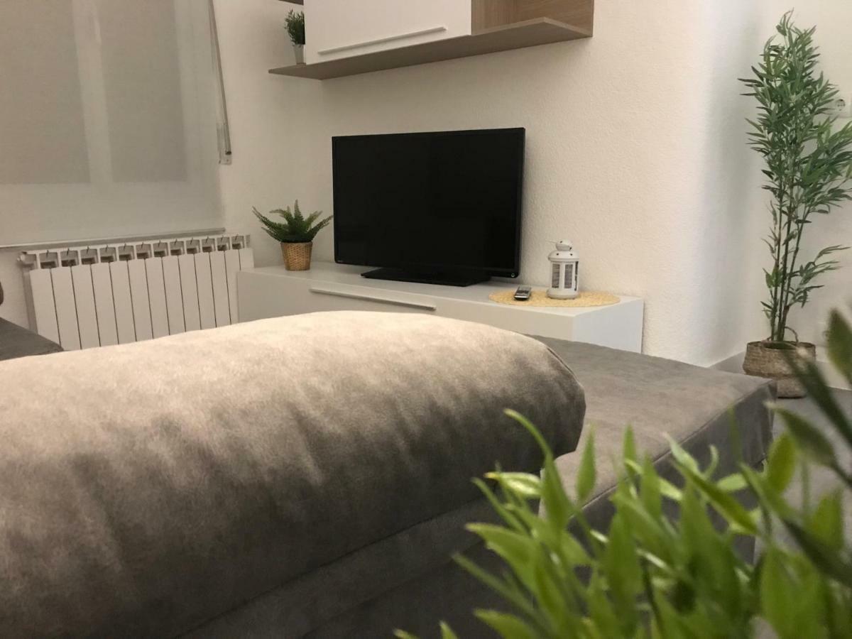 Apartamento Del Sueno Con Aire Acondicionado Logrono Bagian luar foto